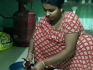 INDIAN DESI BEUTIFUL HOT WIFE COOKING TIME SEX 2025